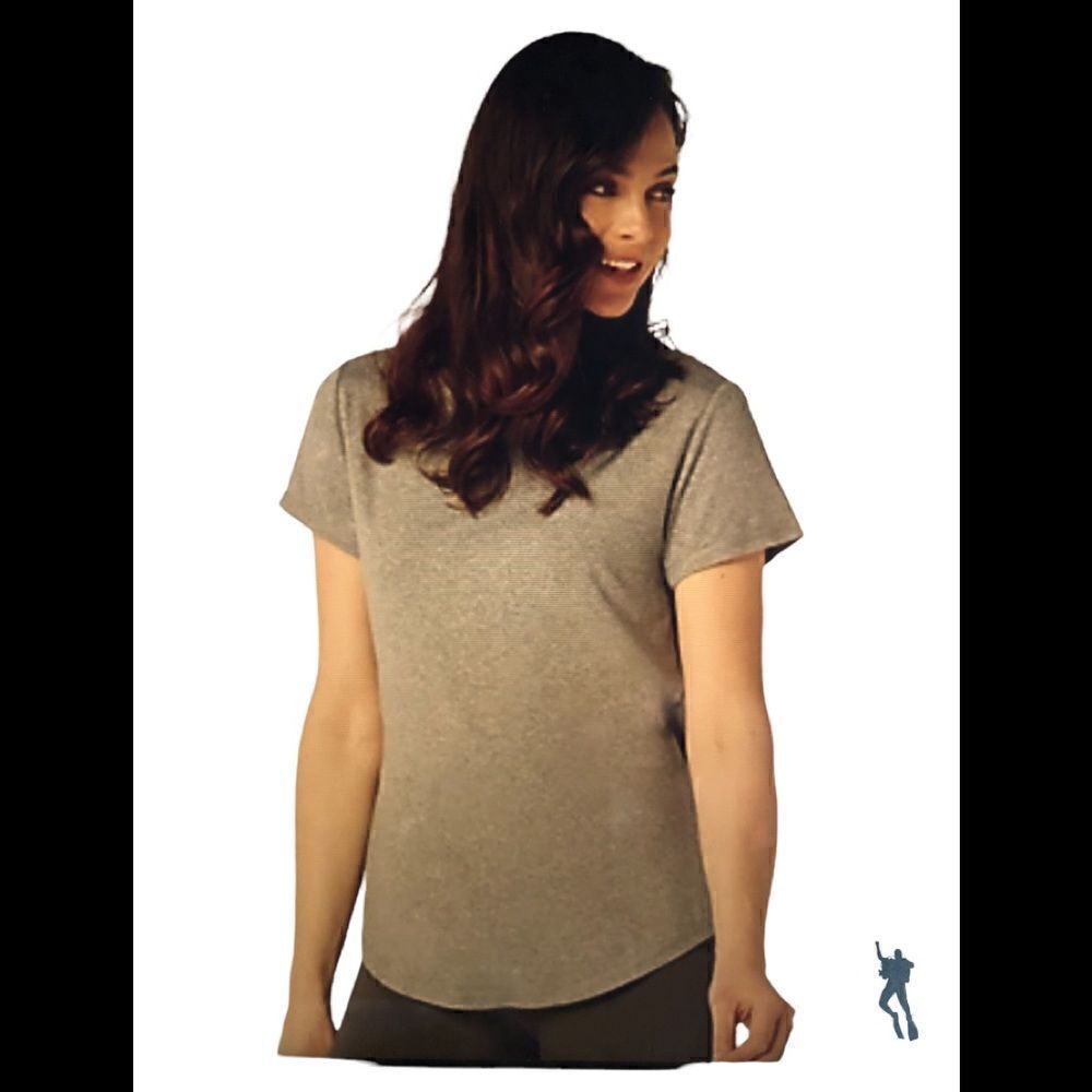 zuda Z-Cool Open Back Knotted Tee. Heather ed Grey.      NWT